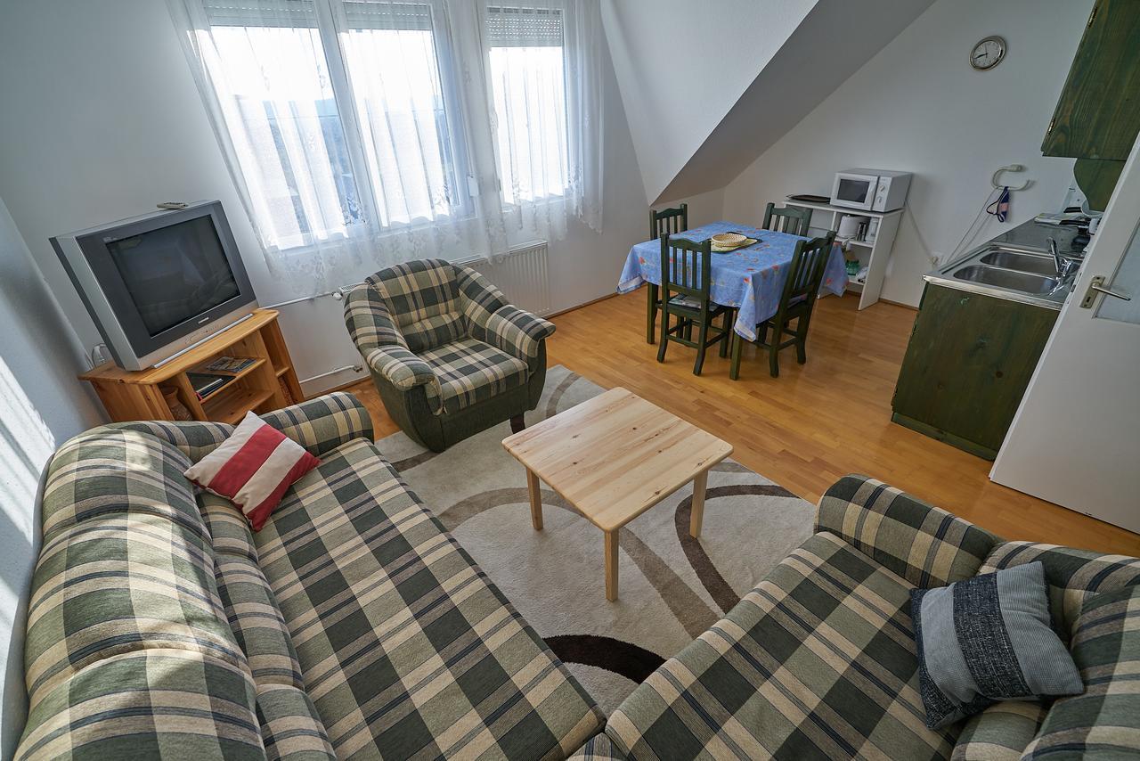 Fecske Vendeghaz Apartment Heviz Exterior photo